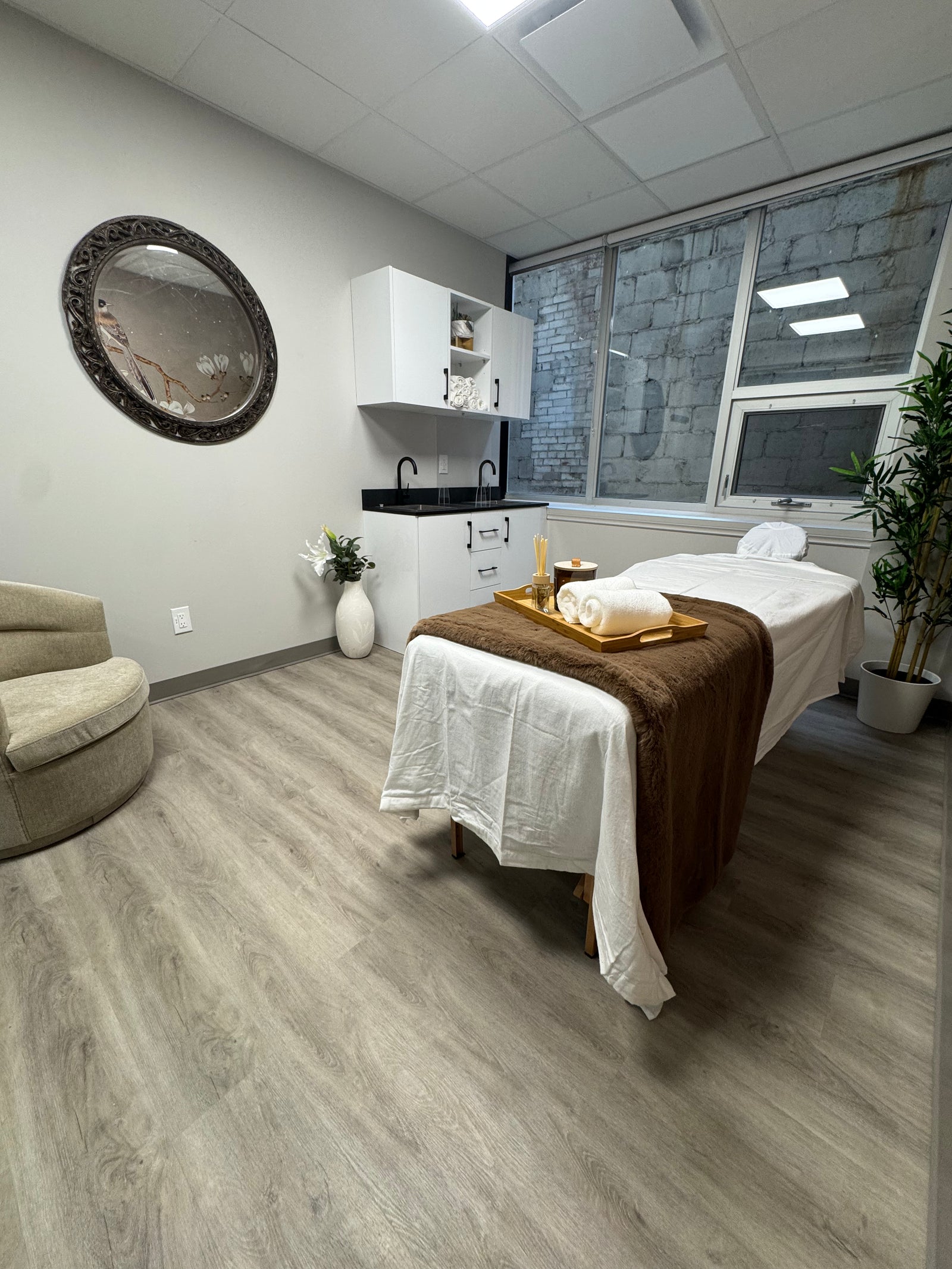 Eglinton Suite 105