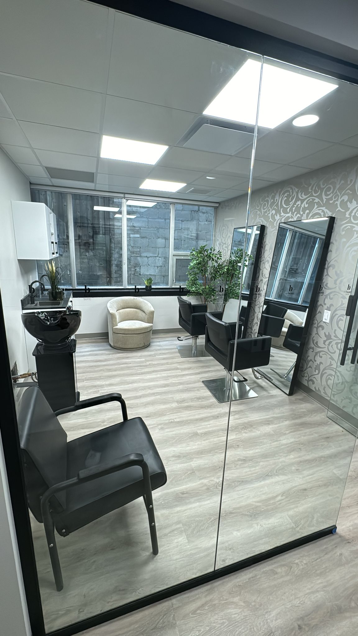 Eglinton Suite 109