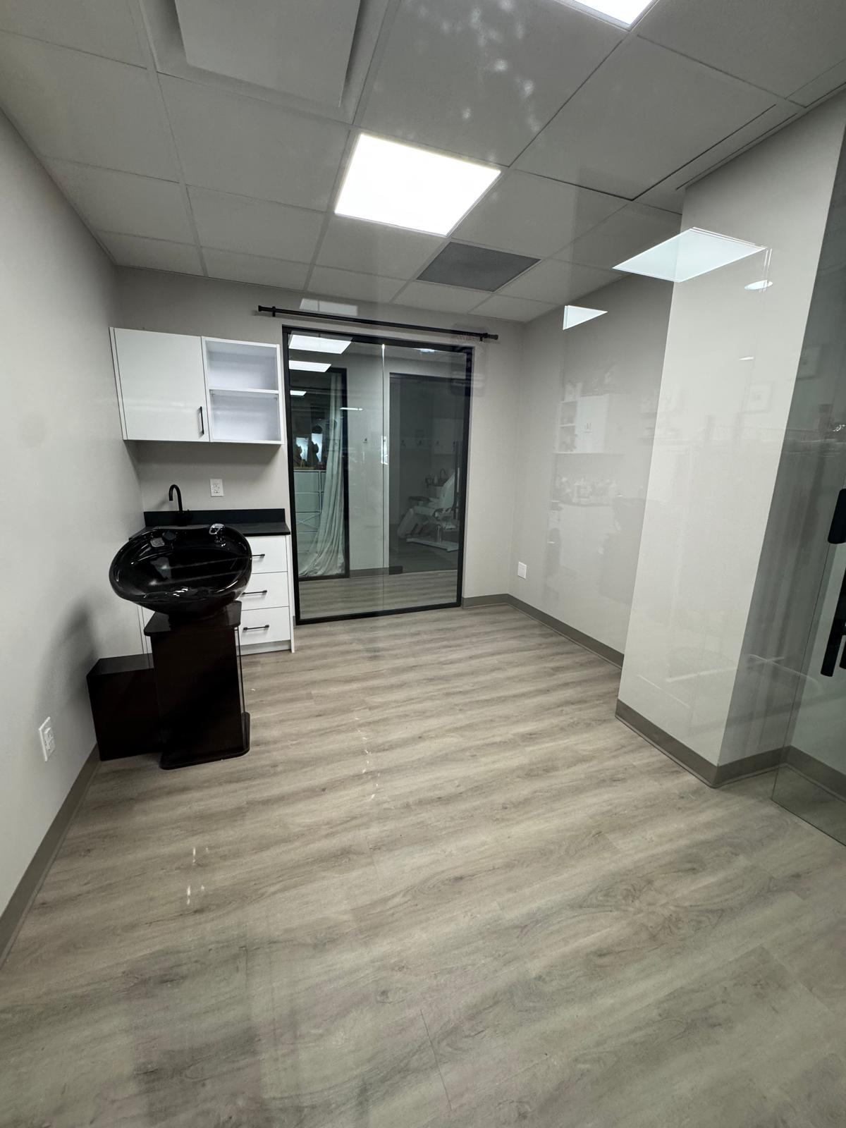 Eglinton Suite 124