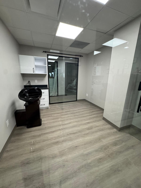 Eglinton Suite 124 — photo 1