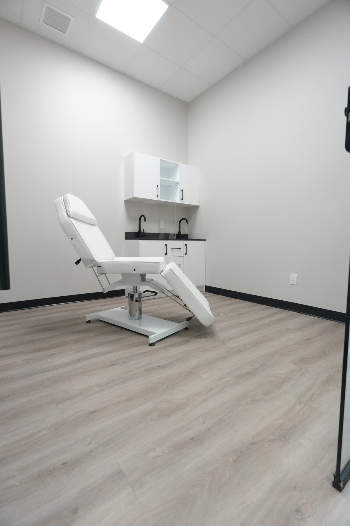 Brampton Suite 106