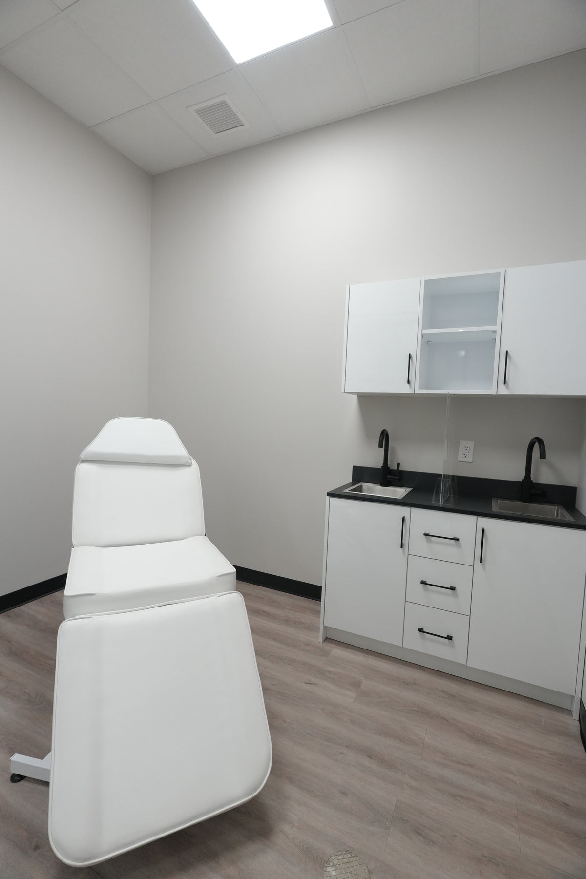 Brampton Suite 106